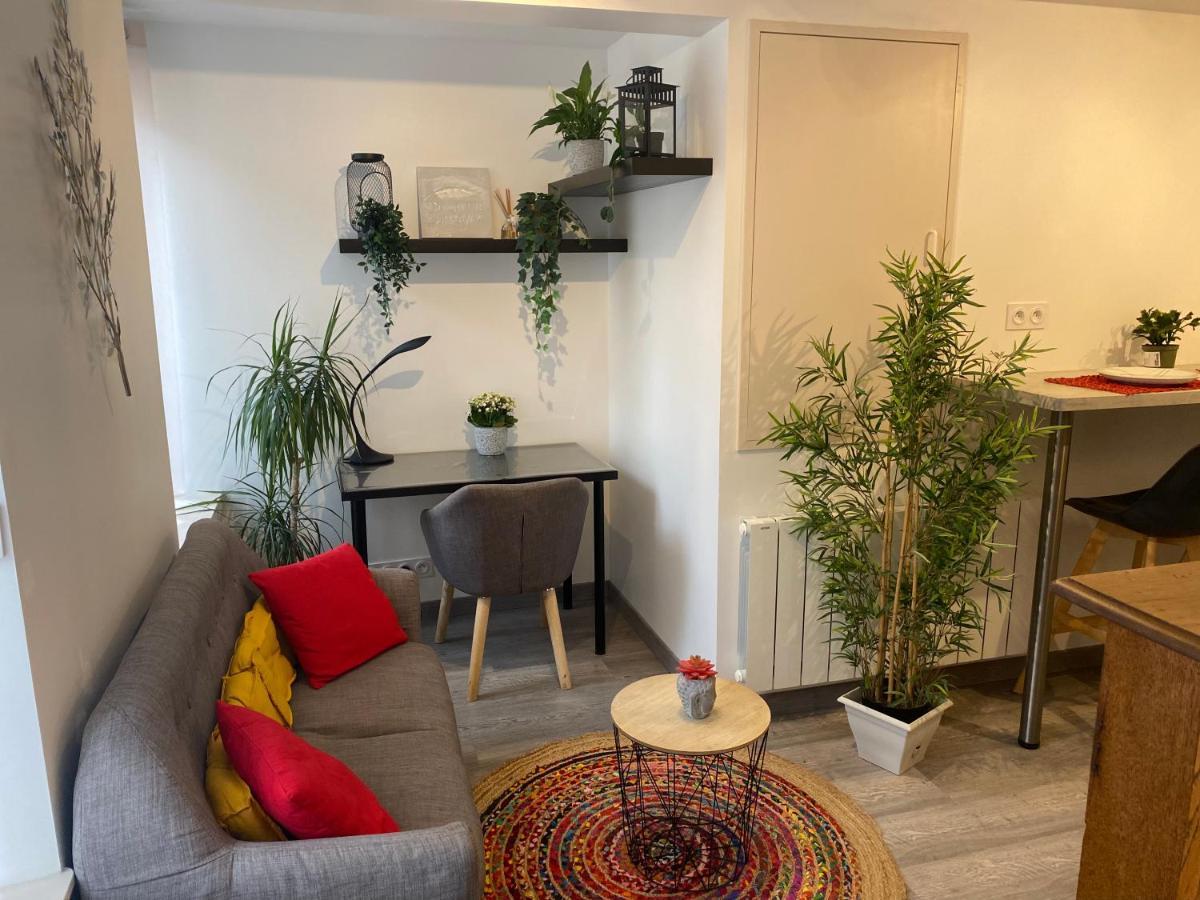 Charmant Appartement Proche Du Centre Ville Caen Exterior foto